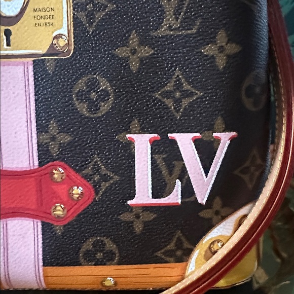 Louis Vuitton Monogram Trunks and Locks Neonoe Bucket Bag LIMITED EDITION - Picture 14 of 17